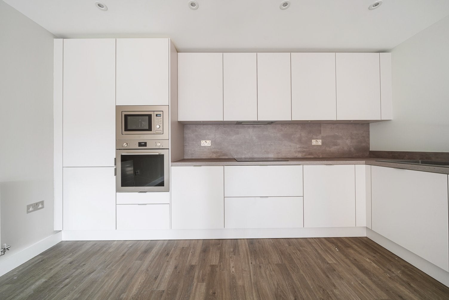 Flat Castleridge Drive in Dartford