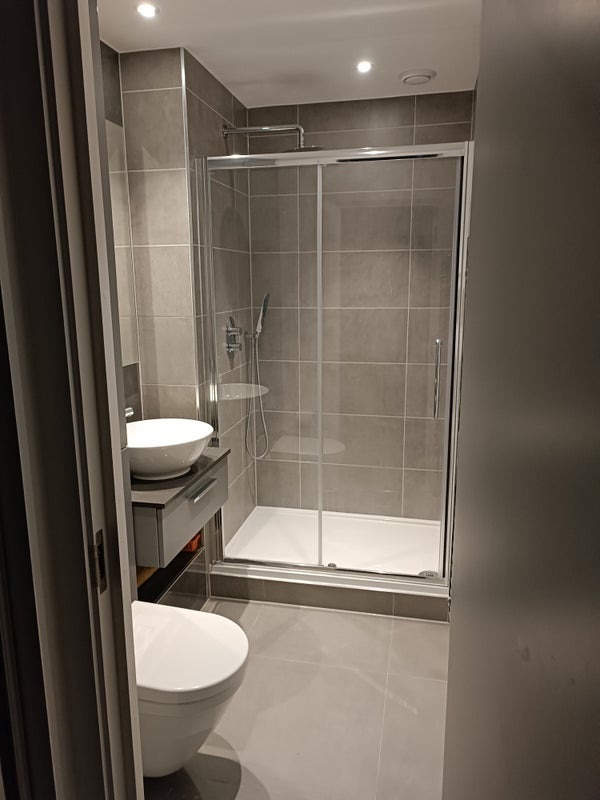 Room Atlantis Avenue in Greater London