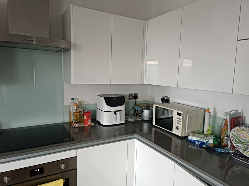 Room Atlantis Avenue in Greater London