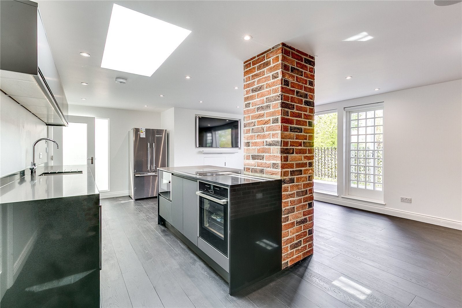 Flat Wedderburn Road in Greater London