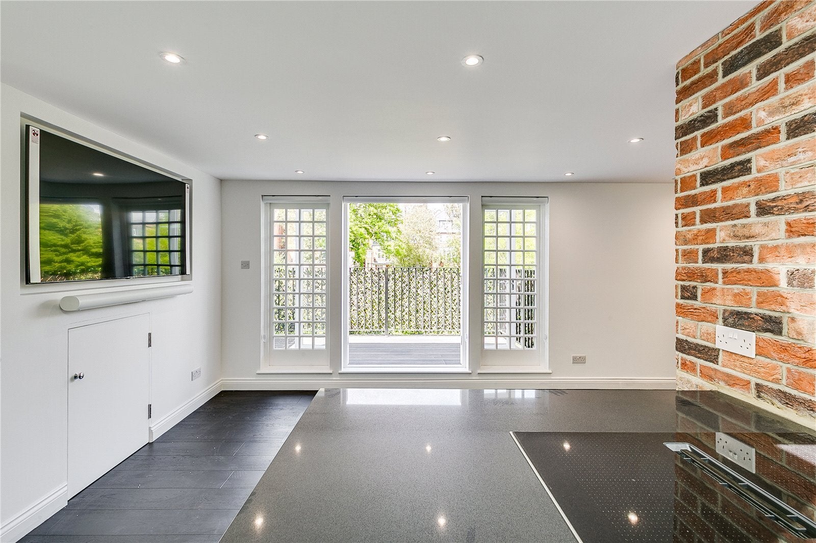 Flat Wedderburn Road in Greater London