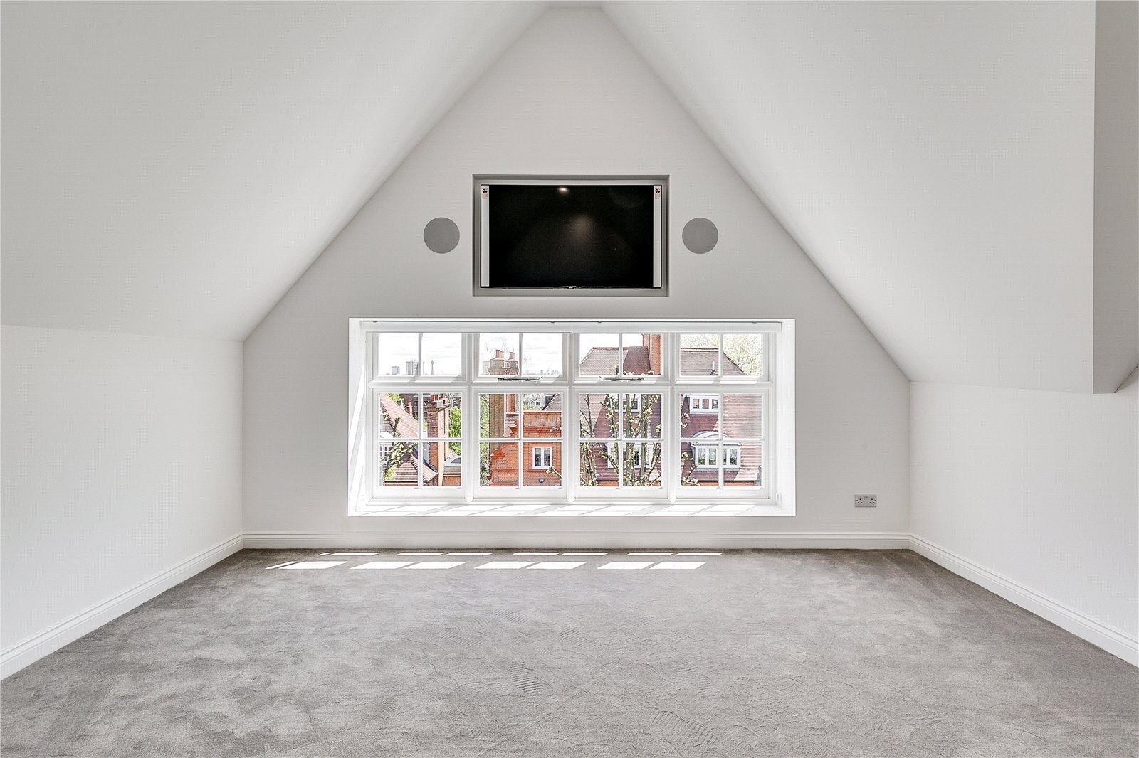 Flat Wedderburn Road in Greater London