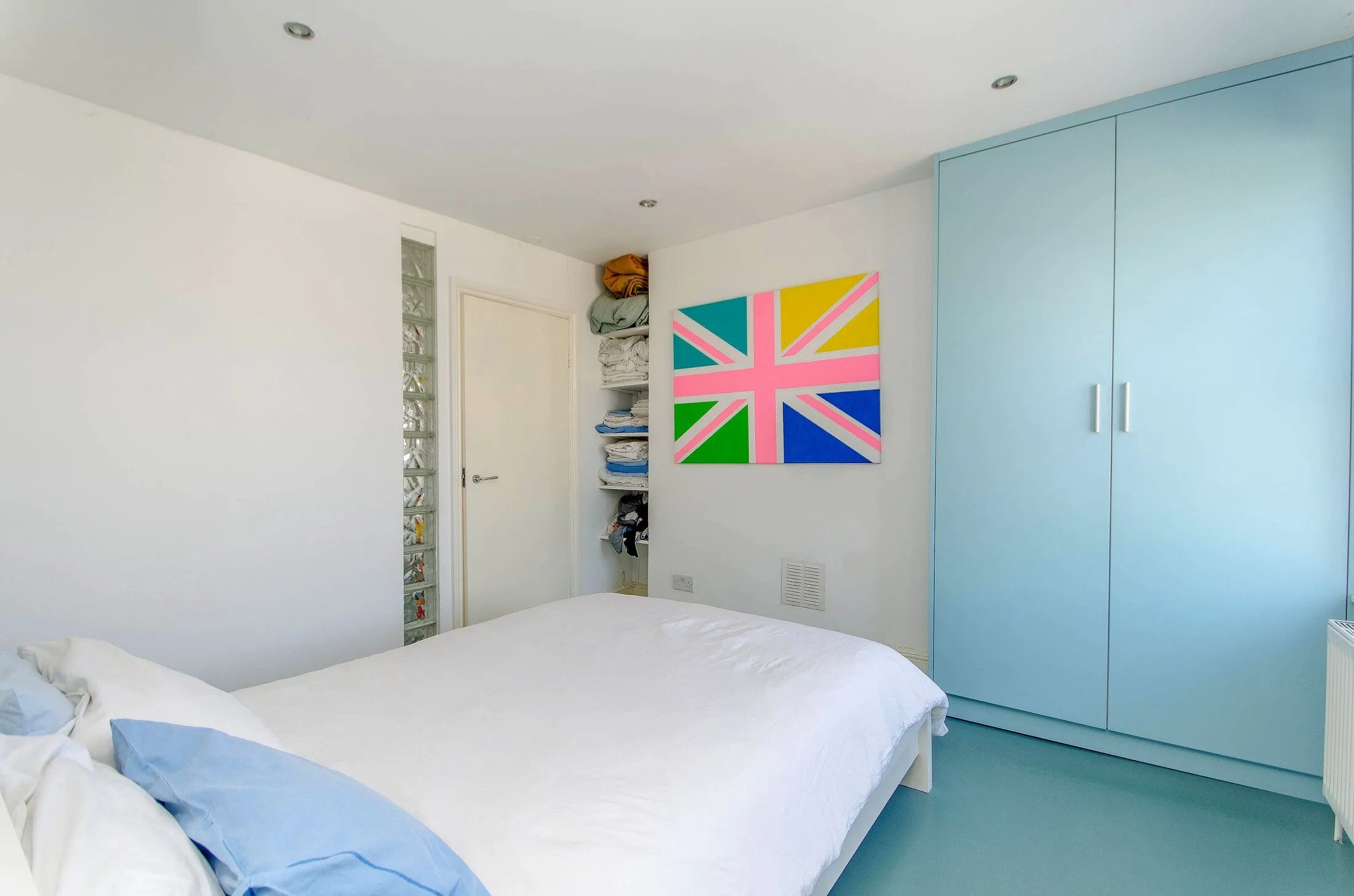 Flat Loftus Road in Greater London