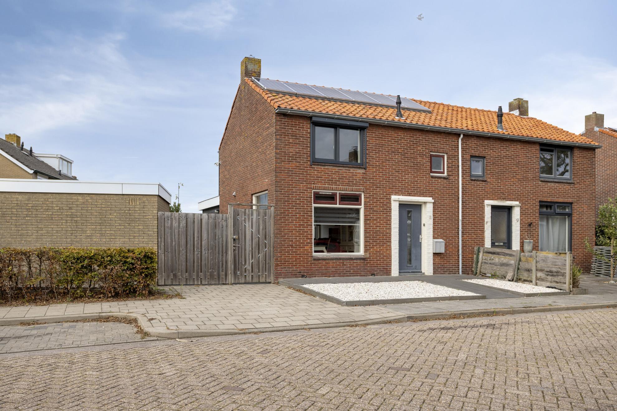 Huis Eb en Vloedstraat 1 in Scharendijke