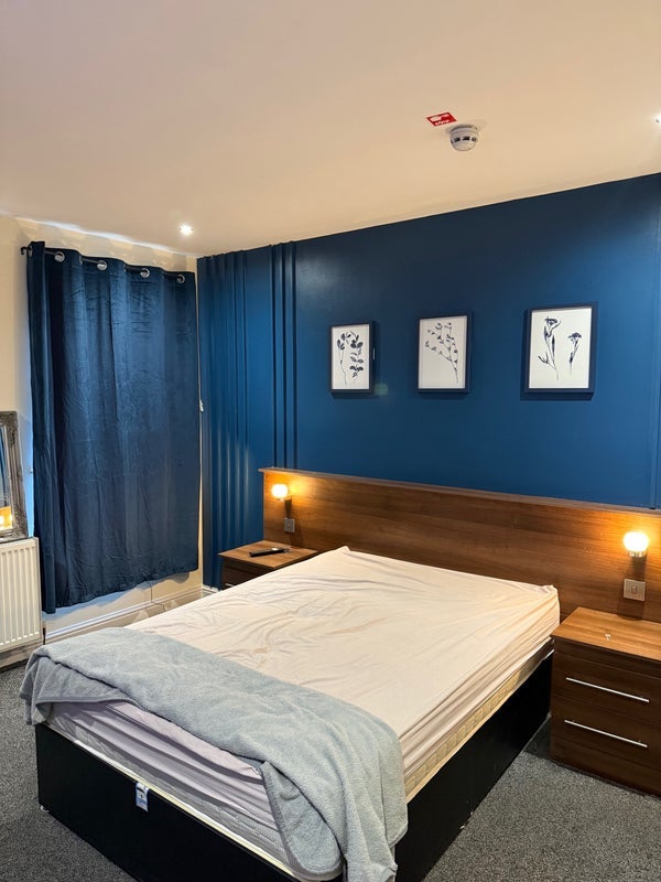 Room Stockport Road in Manchester