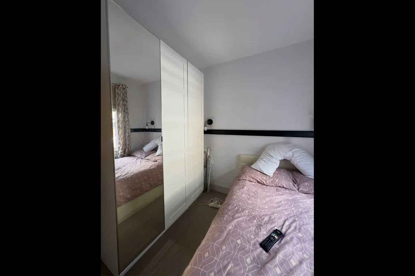 Flat Ormiston Grove in Greater London