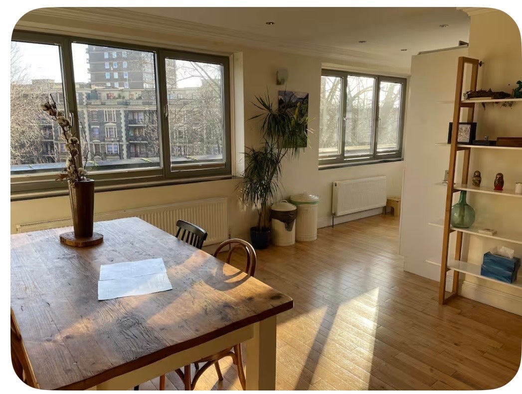 Flat Hackney Road in Greater London