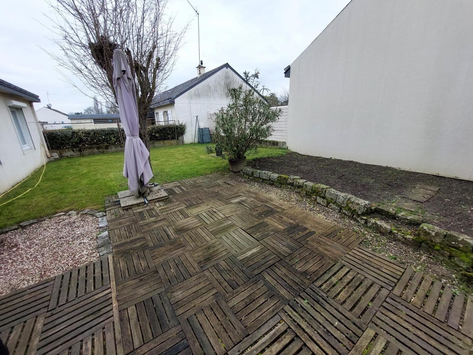 House Rue du Bellay in Le Plessis-Macé