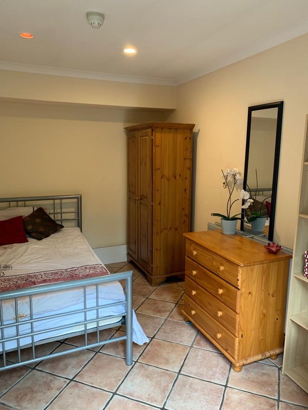 Room Lynton Road in Greater London