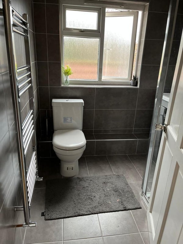 Room Lynton Road in Greater London