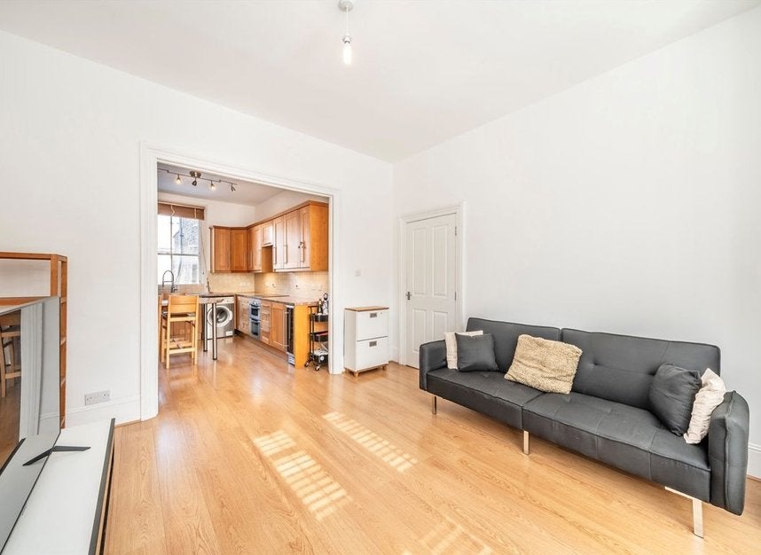 Flat Lydford Road in City of Westminster