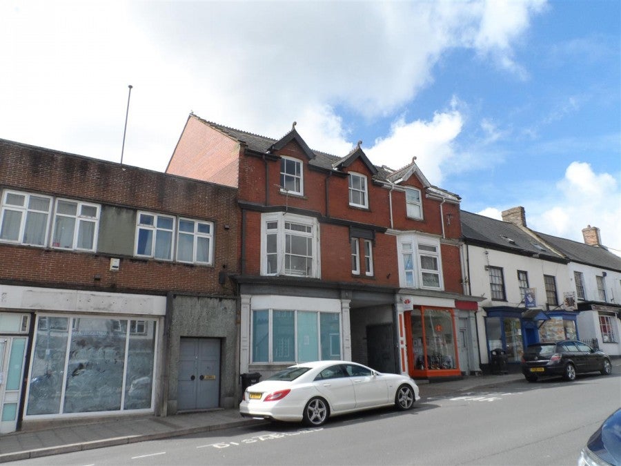 Room High Street in Chard