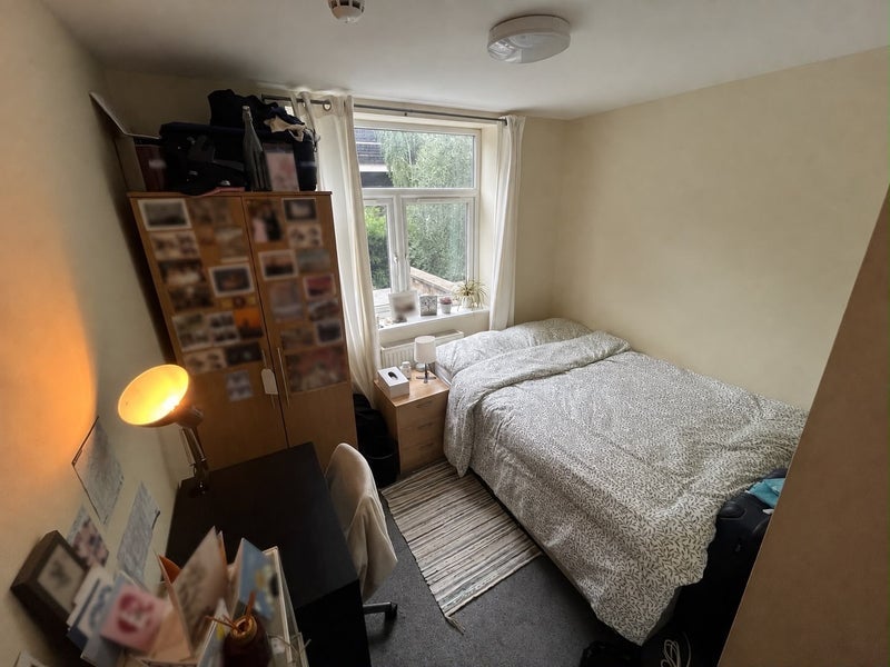 Room Frithville Gardens in Greater London