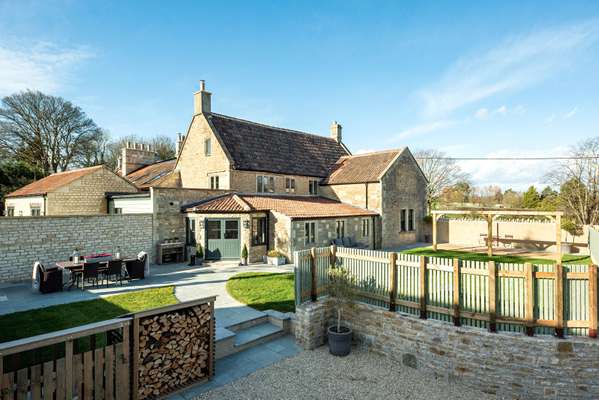 House Bath Road in Monkton Farleigh