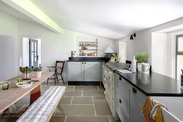 House Bath Road in Monkton Farleigh