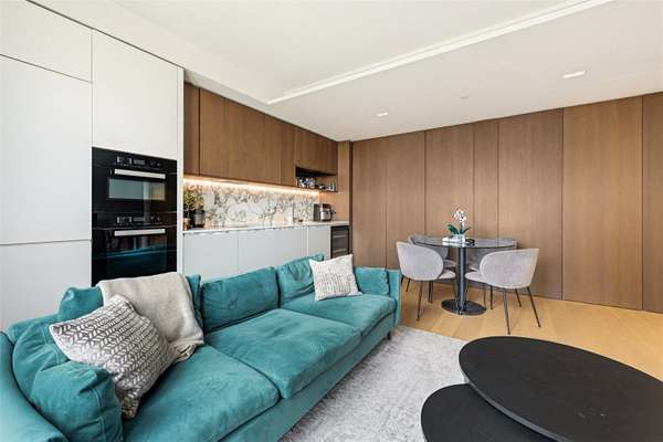 Flat York Road in Greater London