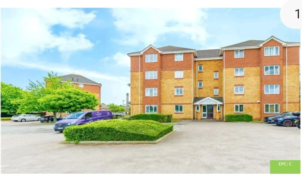 Flat Franklin Way in Greater London