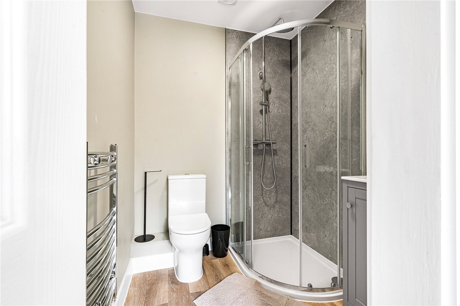 Room Dunmore in Guildford