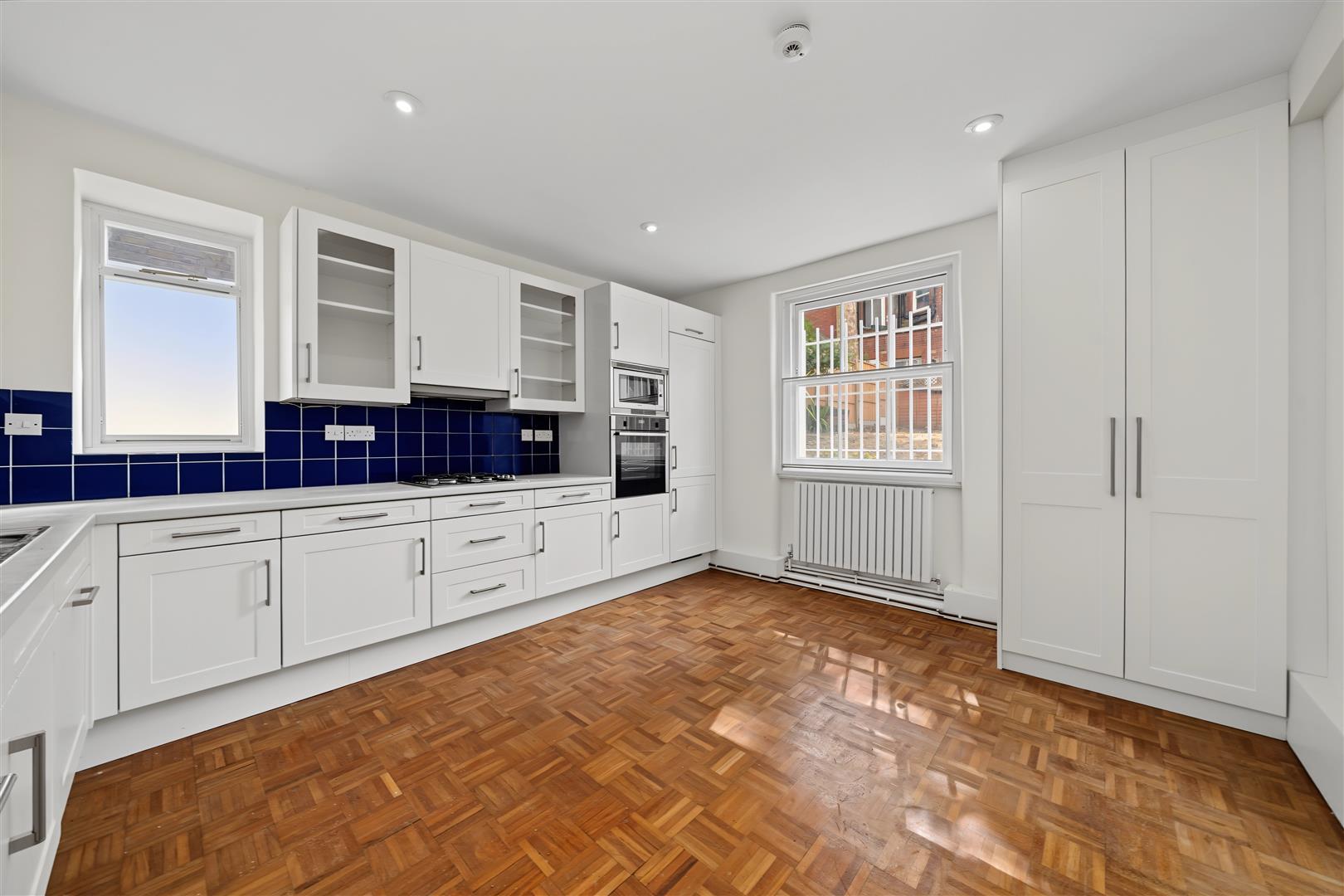 Flat Eton Avenue in Greater London