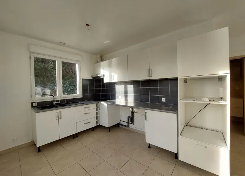 Location appartement Rue des Berges de Seine, Le Coudray-Montceaux ...