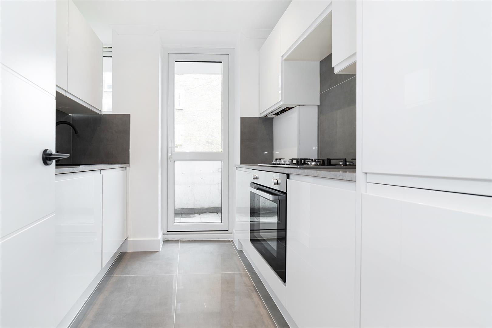 Flat Hendre Road in Greater London
