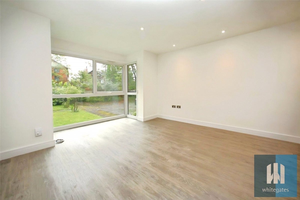 Flat Clarendon Road in Leeds