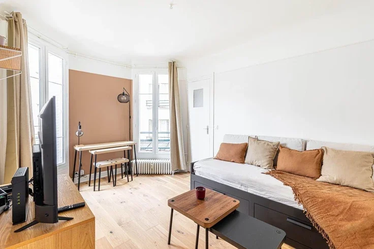 Flat Rue de la Croix Nivert in Paris