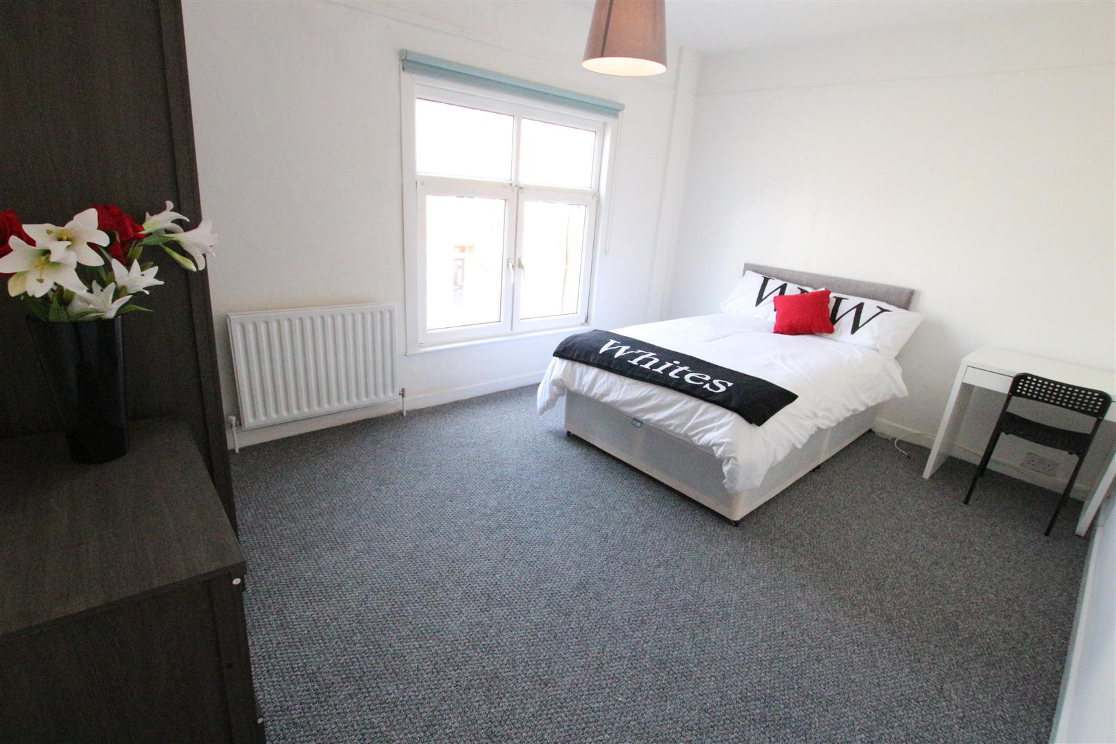 Room Moore Street in Northampton