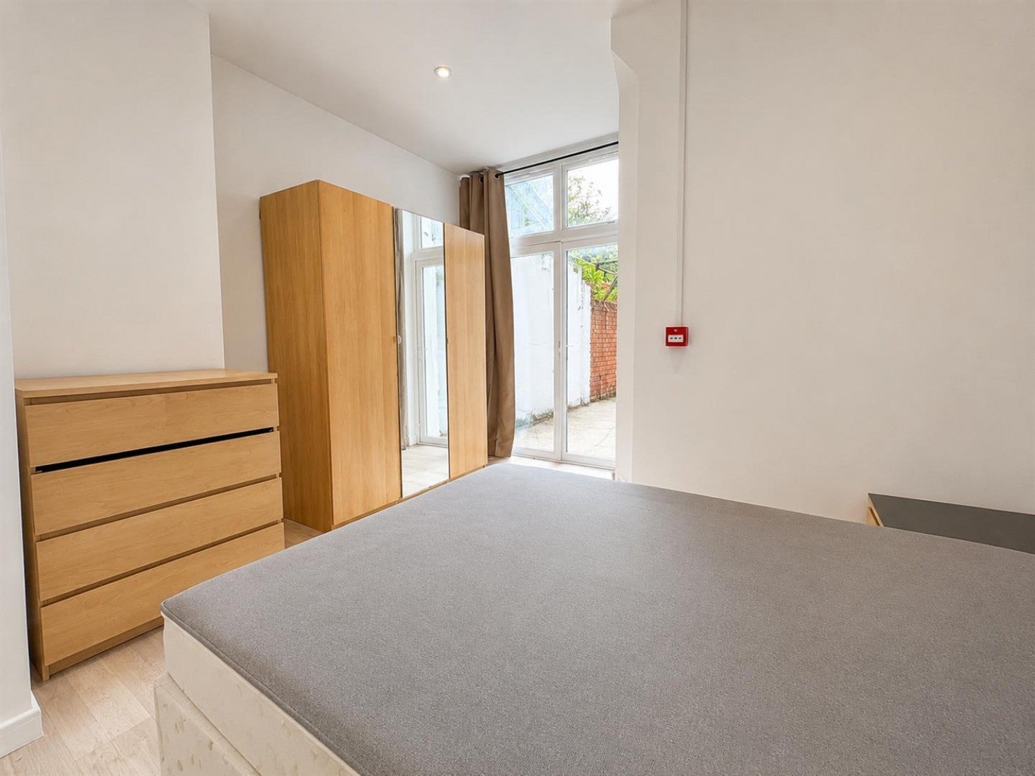 Flat Ninian Road in Cardiff