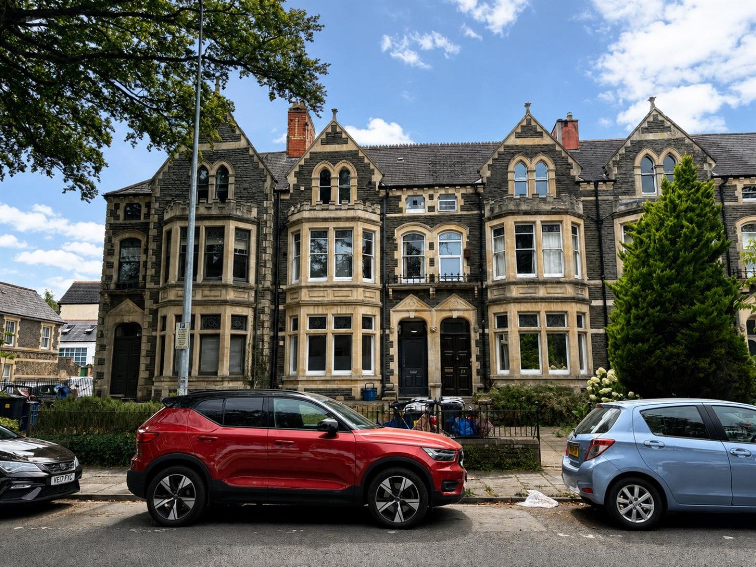 Flat Ninian Road in Cardiff