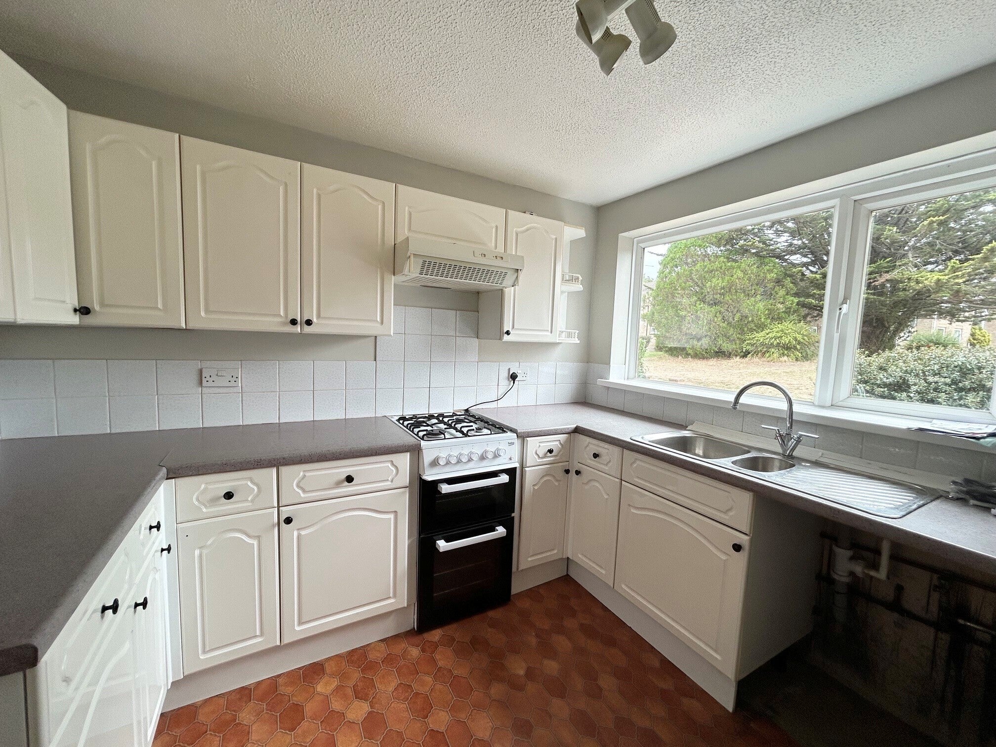 House Pimpern Close in Poole
