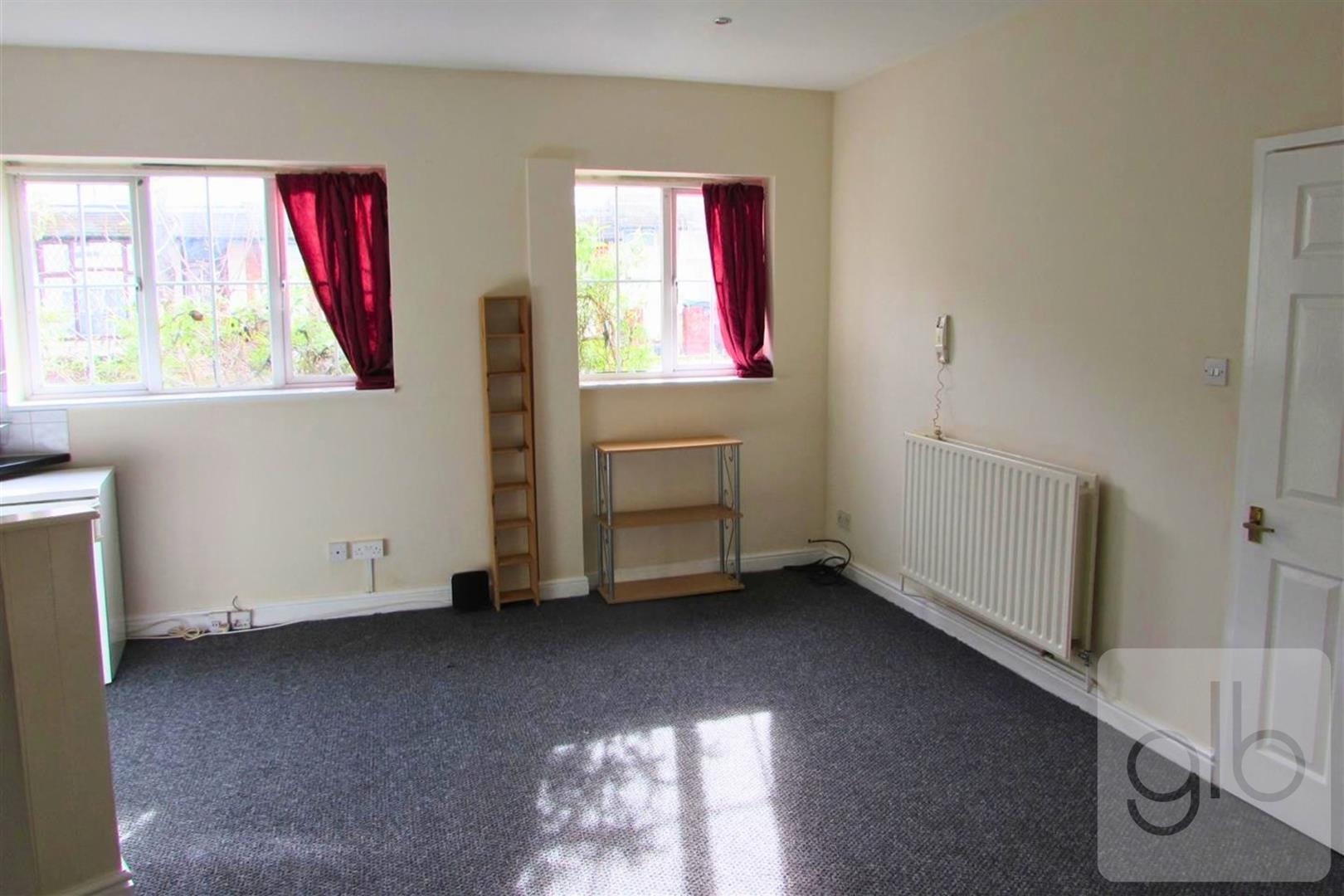 Flat Bolingbroke Road in Coventry