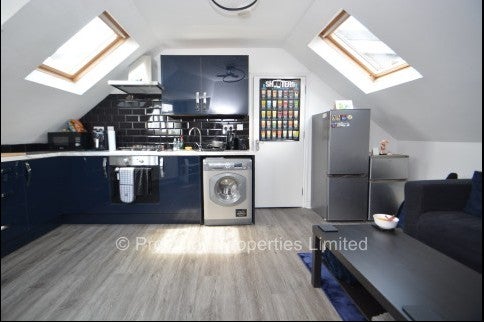 Flat Woodhouse Street in Leeds