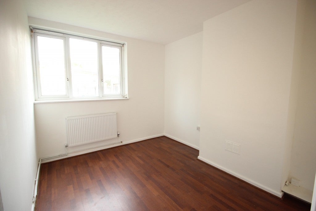 Flat Dod Street in Greater London