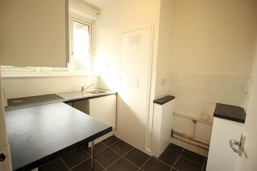 Flat Dod Street in Greater London