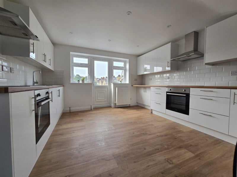 Room Green Lanes in Greater London