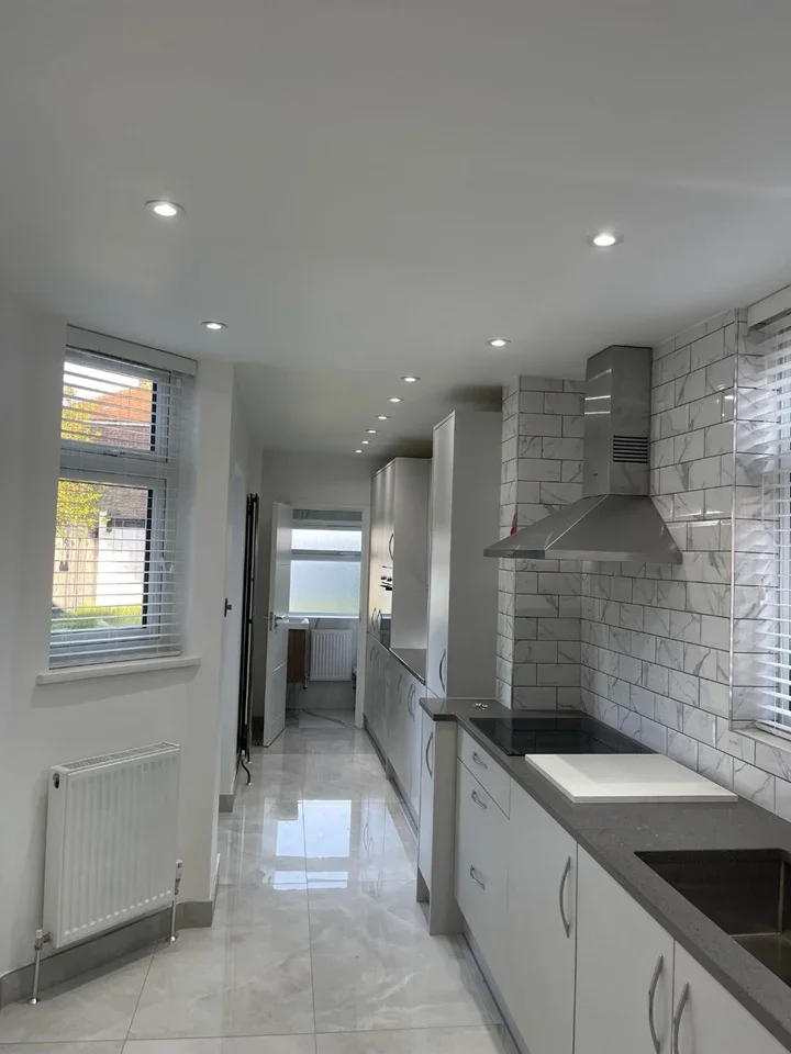 Room Bramley Road in Greater London
