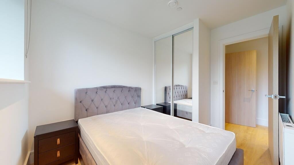 Flat Beverley Way in Greater London