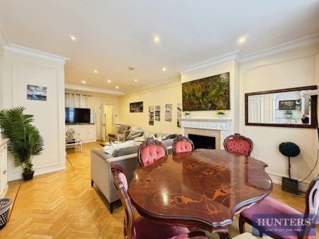 House Montagu Mews West in City of Westminster