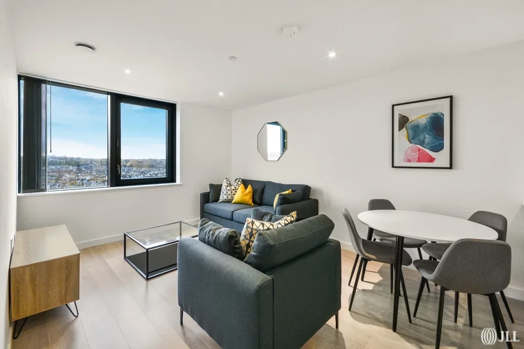 Flat City North Place in Greater London