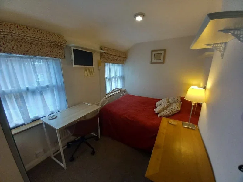 Room London Road in Sevenoaks