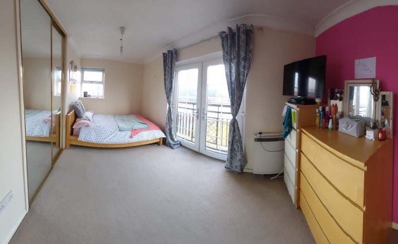 Flat Celerity Drive in Cardiff
