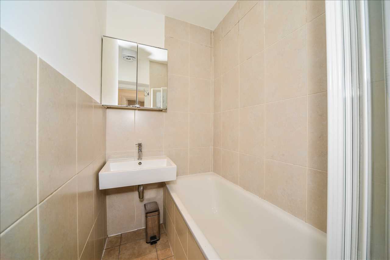 Flat Montpelier Row in Greater London