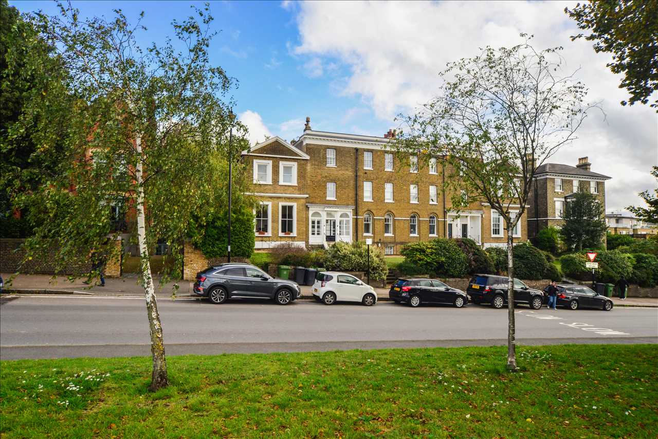 Flat Montpelier Row in Greater London