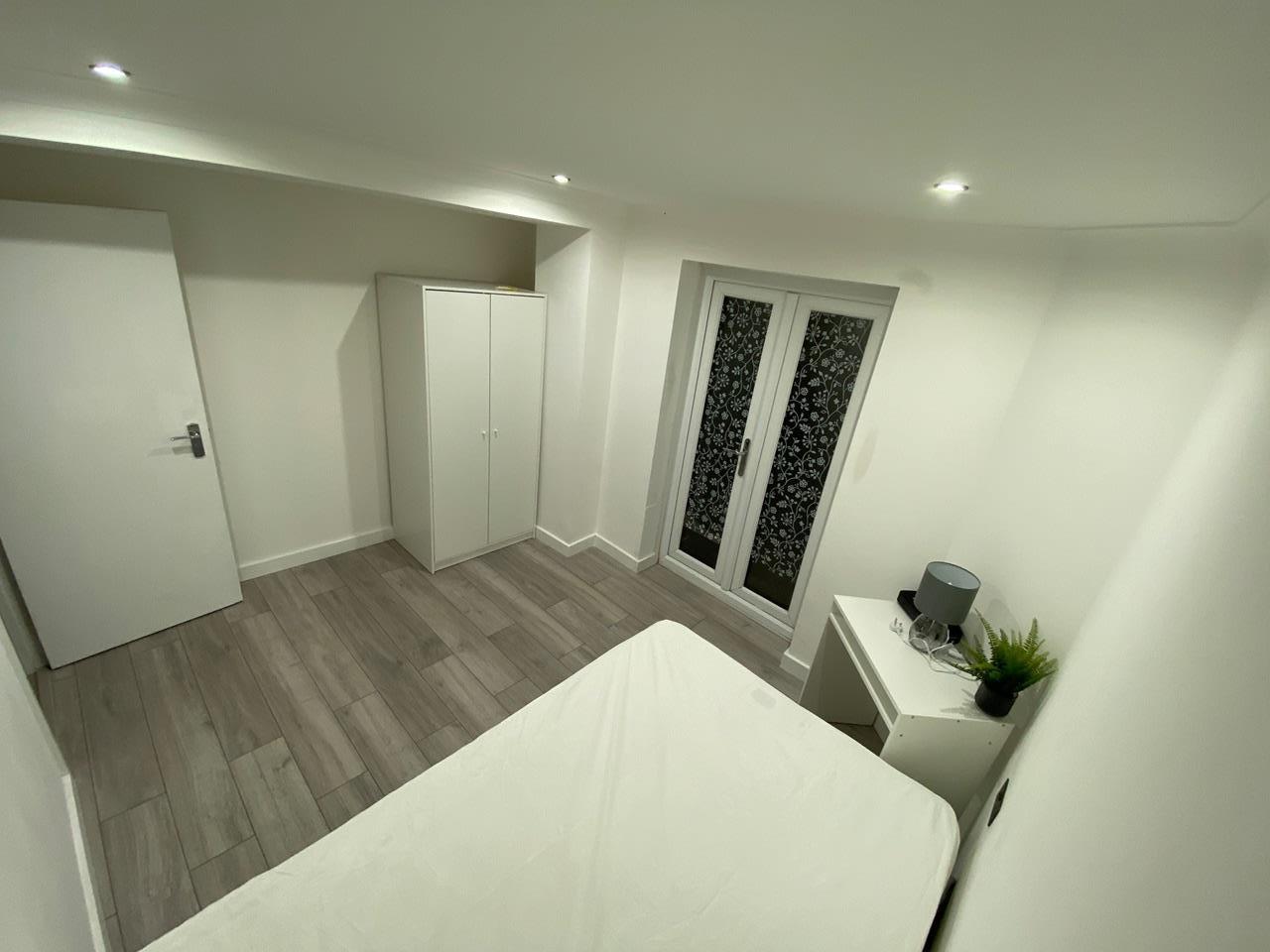 Room Ladywell Road in Greater London