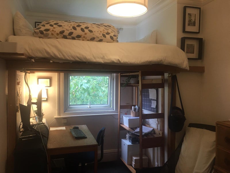 Room Brixton Hill in Greater London