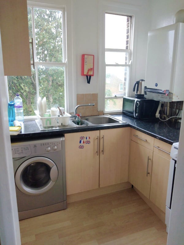 Room Brixton Hill in Greater London