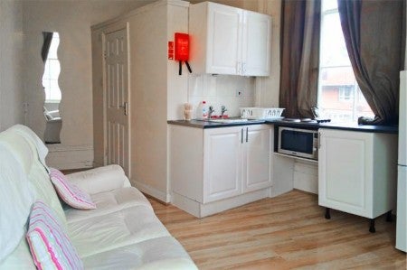 Flat Caledonian Road in Greater London