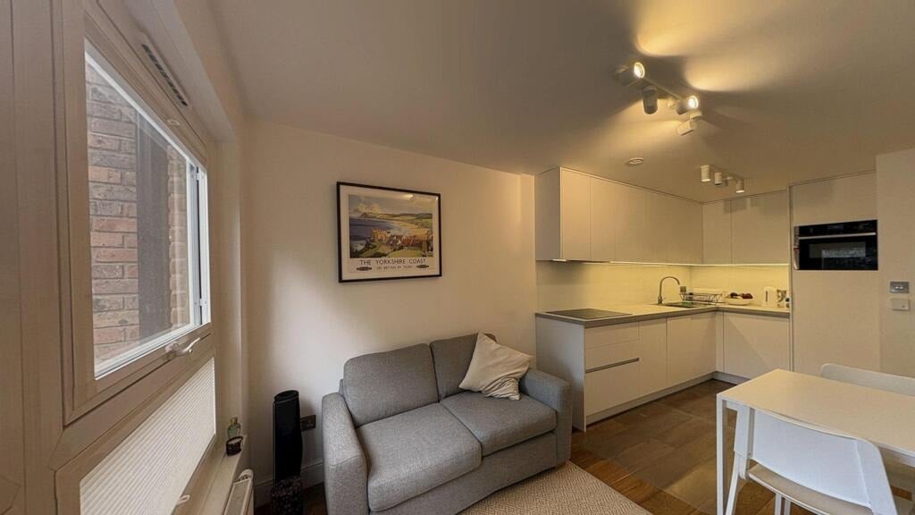 Flat Cunningham Place in City of Westminster