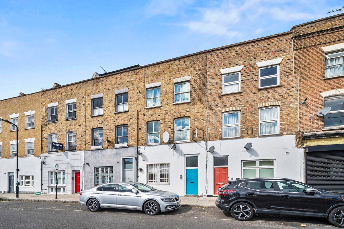 Flat Clarence Road in Greater London
